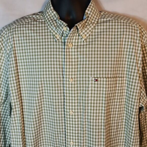 Tommy Hilfiger Classic Fit Green Checkered Button Down Shirt - Picture 2 of 8
